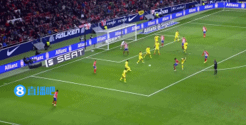 两人传接球，第三人要动 国际米兰这场比赛中有大量的“第三人动” 战术视角