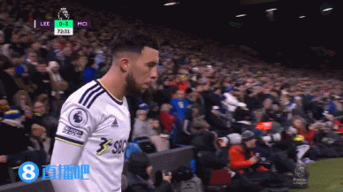 肚子略大，球迷质疑姆伯莫身体状态，随后阿莫林给予后者支持